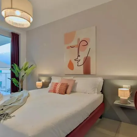 3 Bedroom Maggiore With Pool Apartment *