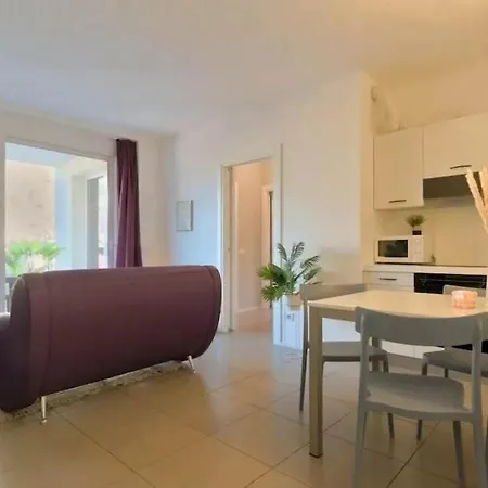 3 Bedroom Maggiore With Pool Apartment