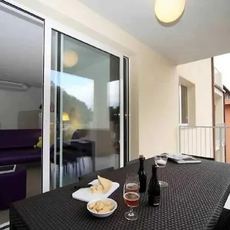 3 Bedroom Maggiore With Pool Apartment Maccagno